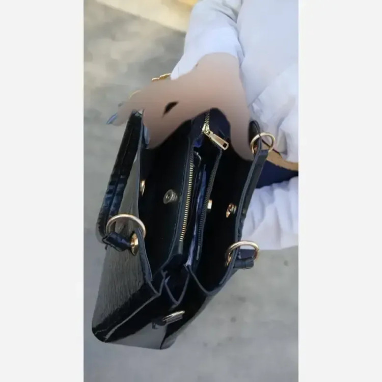 کیف زنانه جنس لیزارد رنگ مشکی بند دستی و دوشی